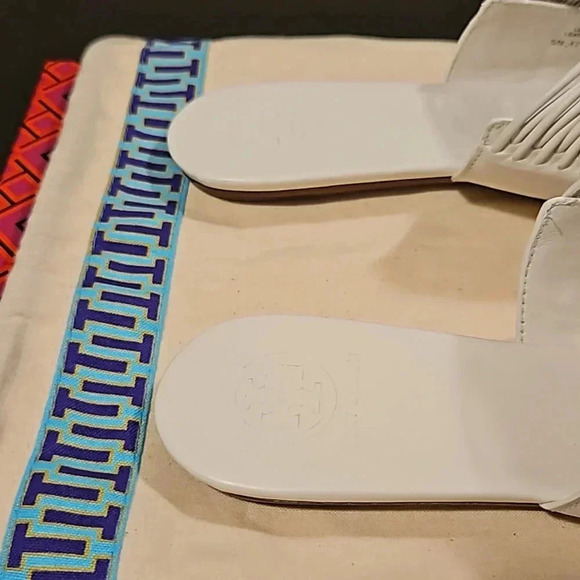 COPY - TORY BURCH SIENNA MULES - Picture 4 of 6